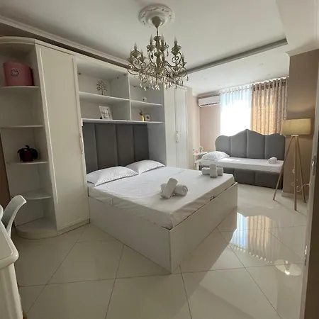 Edion Center Apartment Shkoder Exterior photo